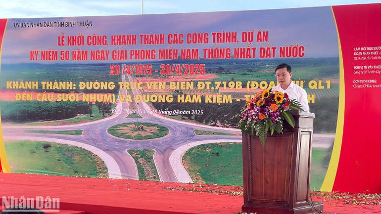 Đồng chí Đỗ Hữu Huy, Chủ tịch Ủy ban nhân dân tỉnh Bình Thuận phát biểu.