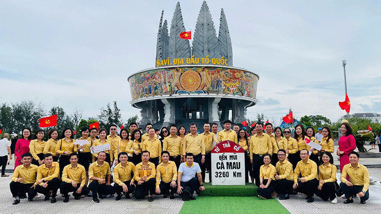 Chương trình sinh hoạt chính trị thực tế tại Trà Cổ (Móng Cái, Quảng Ninh) của Chi bộ Ngân hàng TMCP Bắc Á năm 2023 (trước khi được nâng cấp lên Đảng bộ bộ phận).