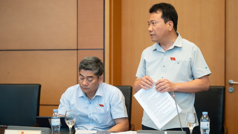 Đại biểu Ngô Trung Thành (đoàn Đắk Lắk).(Ảnh: quochoi.vn)