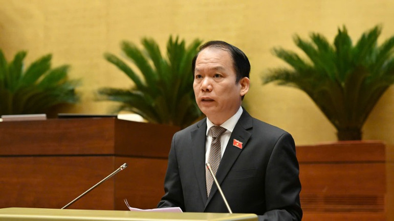 Chủ nhiệm Ủy ban Pháp luật và Tư pháp của Quốc hội Hoàng Thanh Tùng trình bày báo cáo thẩm tra. (Ảnh: THỦY NGUYÊN) Chủ nhiệm Ủy ban Pháp luật và Tư pháp của Quốc hội Hoàng Thanh Tùng trình bày báo cáo thẩm tra. (Ảnh: THỦY NGUYÊN)