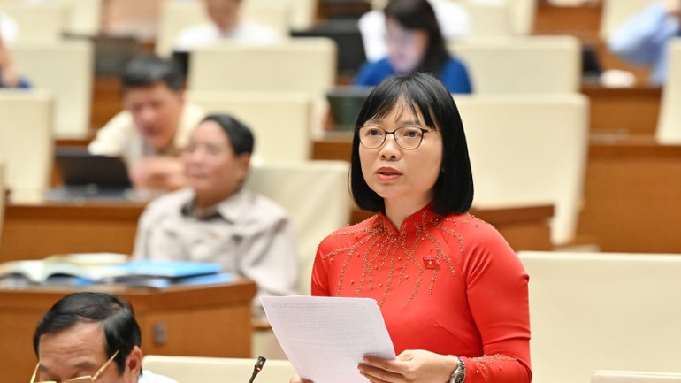 Đại biểu Nguyễn Thị Việt Nga, Phó trưởng Đoàn đại biểu Quốc hội chuyên trách tỉnh Hải Dương. (Ảnh: BÙI GIANG)