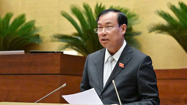 Chủ nhiệm Ủy ban Quốc phòng, An ninh và Đối ngoại của Quốc hội Lê Tấn Tới trình bày Báo cáo thẩm tra dự án Luật Bảo vệ dữ liệu cá nhân.