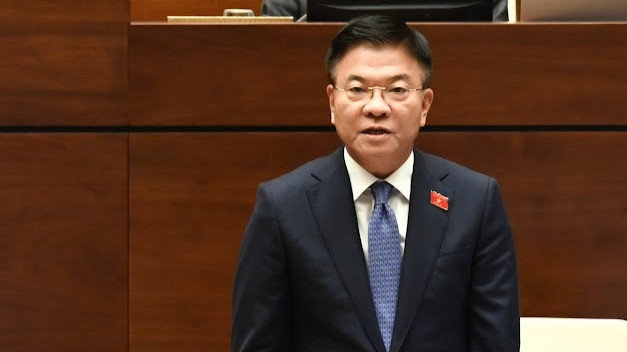 Phó Thủ tướng Chính phủ Lê Thành Long phát biểu tiếp thu, giải trình nội dung đại biểu quan tâm. (Ảnh: BÙI GIANG)