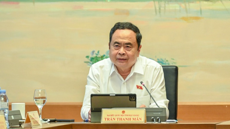 Chủ tịch Quốc hội Trần Thanh Mẫn phát biểu thảo luận tại tổ 13 về Dự thảo Luật sửa đổi, bổ sung một số điều của Luật Quy hoạch. (Ảnh: BÙI GIANG)