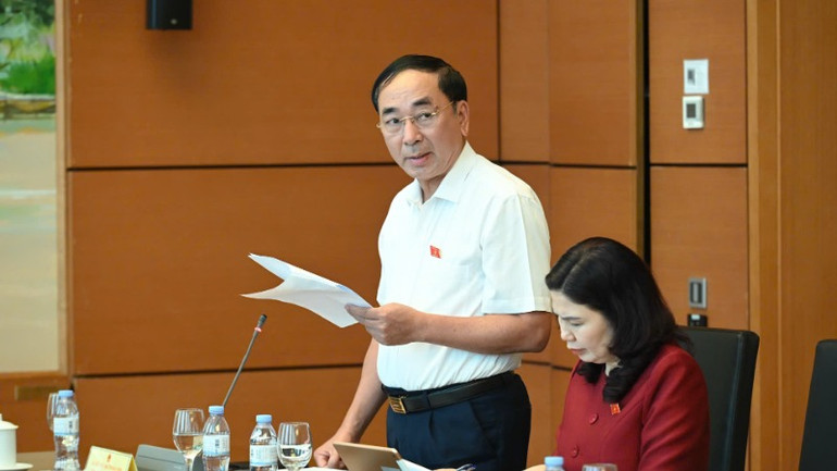 Thượng tướng Trần Quốc Tỏ, Thứ trưởng Công an, đại biểu Quốc hội tỉnh Bắc Ninh phát biểu tại phiên thảo luận tổ. (Ảnh: BÙI GIANG)