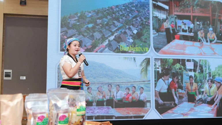 Đại diện ý tưởng trình bày tại vòng chung kết Cuộc thi Phụ nữ khởi nghiệp, phát huy tài nguyên bản địa 2023.