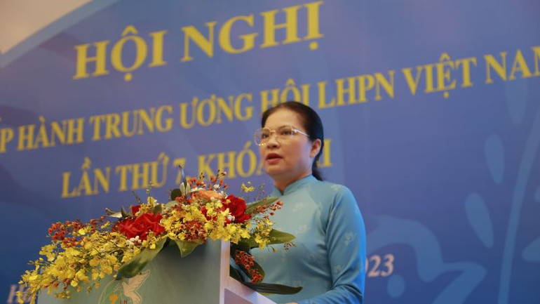 Chủ tịch Hội Liên hiệp Phụ nữ Việt Nam Hà Thị Nga phát biểu khai mạc.