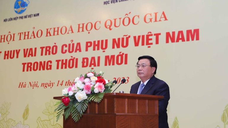 Giám đốc Học viện Chính trị quốc gia Hồ Chí Minh Nguyễn Xuân Thắng phát biểu đề dẫn hội thảo.