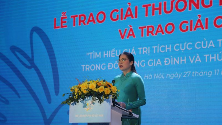 Chủ tịch Hội Liên hiệp Phụ nữ Việt Nam Hà Thị Nga phát biểu khai mạc.