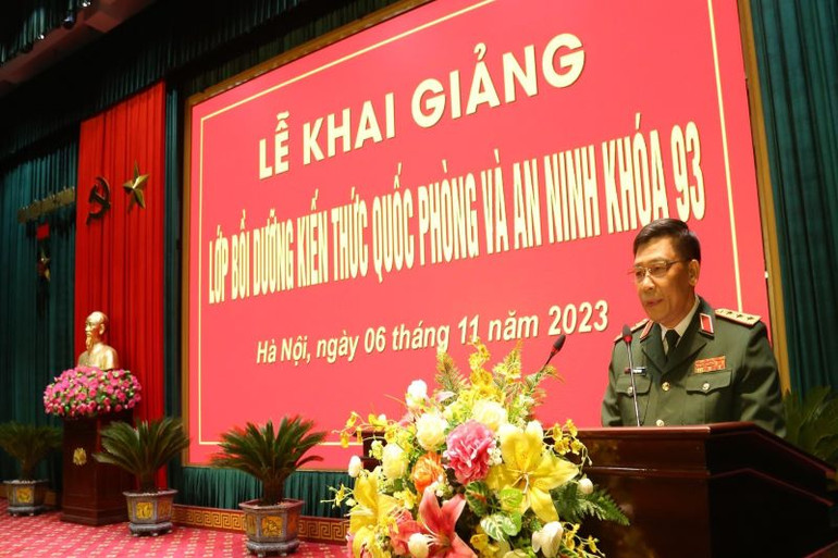 Giám đốc Học viện Quốc phòng Trần Việt Khoa phát biểu tại buổi lễ.