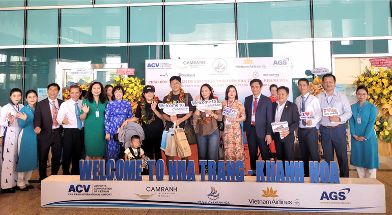 Cam Ranh hưởng lợi trực tiếp từ cả 2 sân bay Quốc tế top đầu Việt Nam. (Nguồn ảnh: Minh Hùng)