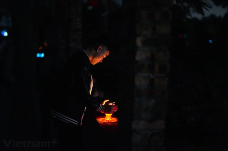 Bên cạnh ý nghĩa “mua may bán rủi”, chợ Âm Dương còn mang ý nghĩa tâm linh.