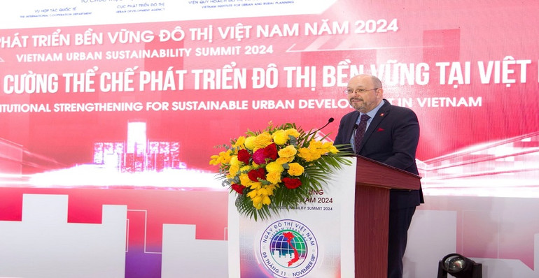 Ông Thomas Gass, Đại sứ đặc mệnh toàn quyền Liên bang Thụy Sĩ tại Việt Nam chia sẻ tại Diễn đàn.