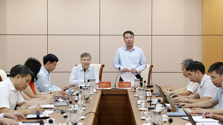 Tổng Giám đốc Bảo hiểm xã hội Việt Nam Nguyễn Thế Mạnh phát biểu tại hội nghị.