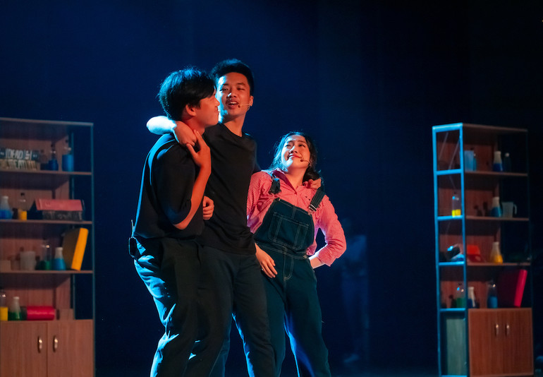 Cảnh Madeline với các lính canh