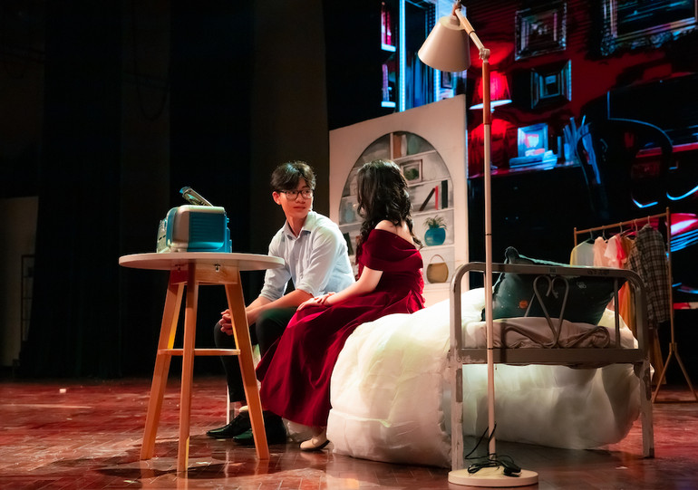 Hai nhân vật chính trong một phân cảnh