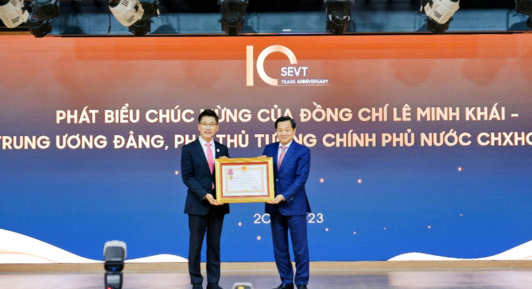 Phó Thủ tướng Chính phủ Lê Minh Khái trao Huân chương Lao động hạng Ba tặng Công ty SEVT. Phó Thủ tướng Chính phủ Lê Minh Khái trao Huân chương Lao động hạng Ba tặng Công ty SEVT.