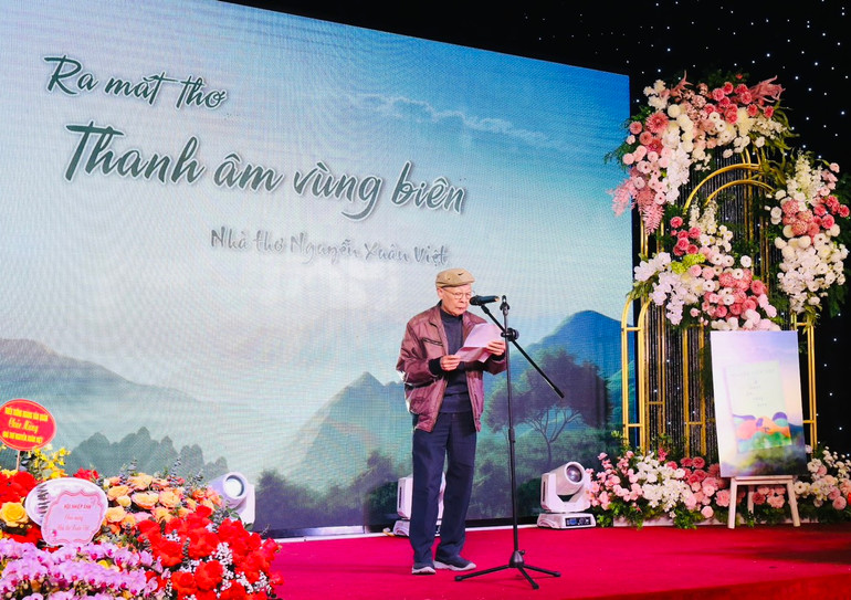 Nhà thơ lão thành Nguyễn Đức Mậu chia sẻ về tập thơ.