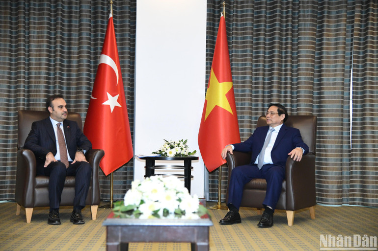 Thủ tướng Phạm Minh Chính tiếp Bộ trưởng Công nghiệp và Công nghệ Thổ Nhĩ Kỳ Fatih Kacir.