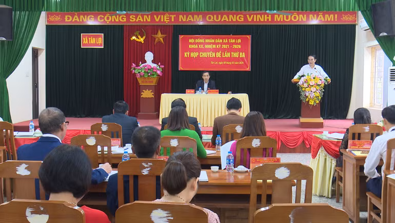 Hội đồng nhân dân xã Tân Lợi, huyện Đồng Hỷ họp thông qua việc sáp nhập xã vào thị trấn Trại Cau.