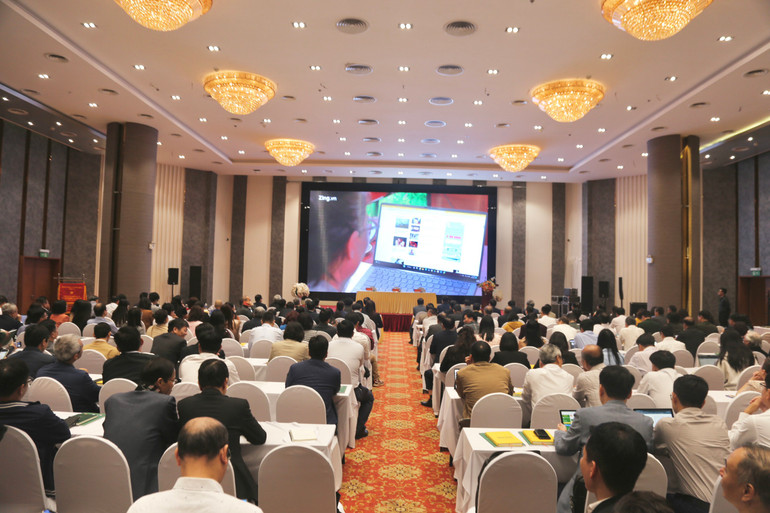 Toàn cảnh hội nghị.