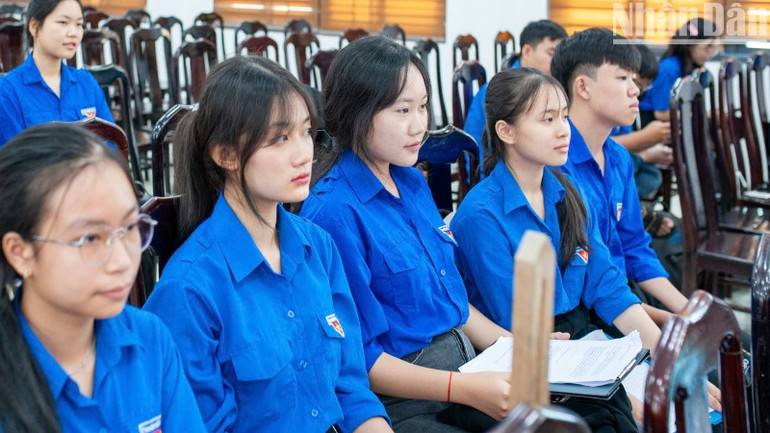 Đoàn viên thanh niên tham gia chương trình.