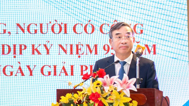 Chủ tịch Ủy ban nhân dân thành phố Đà Nẵng Lê Trung Chinh phát biểu.