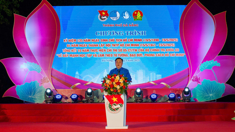 Bí thư Thành Đoàn Đà Nẵng phát biểu khai mạc.