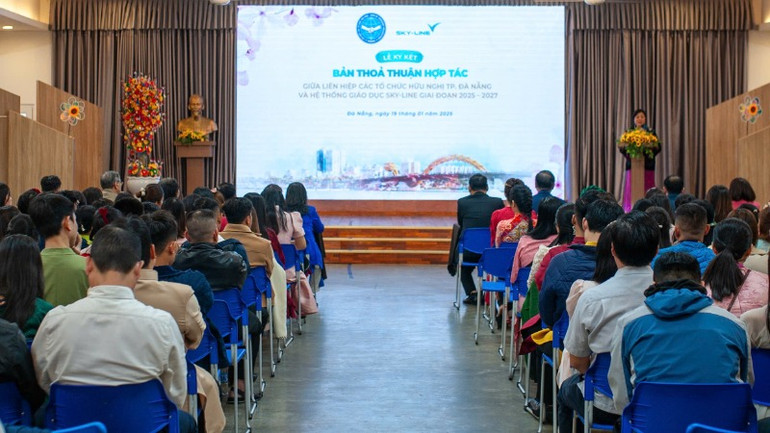 Quang cảnh buổi lễ.