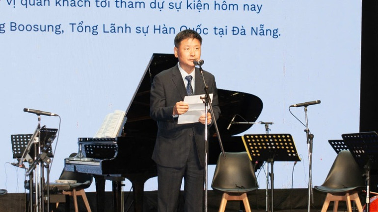 Tổng Lãnh sự Hàn Quốc tại Đà Nẵng Kang Boo Sung phát biểu.