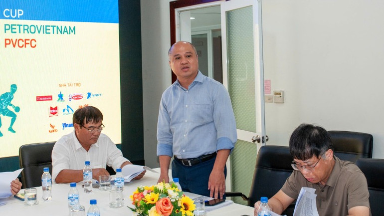 Ông Phan Anh Tuấn, Phụ trách bộ môn Bóng bàn của Cục Thể dục thể thao Việt Nam, Trọng tài cấp quốc tế phát biểu.