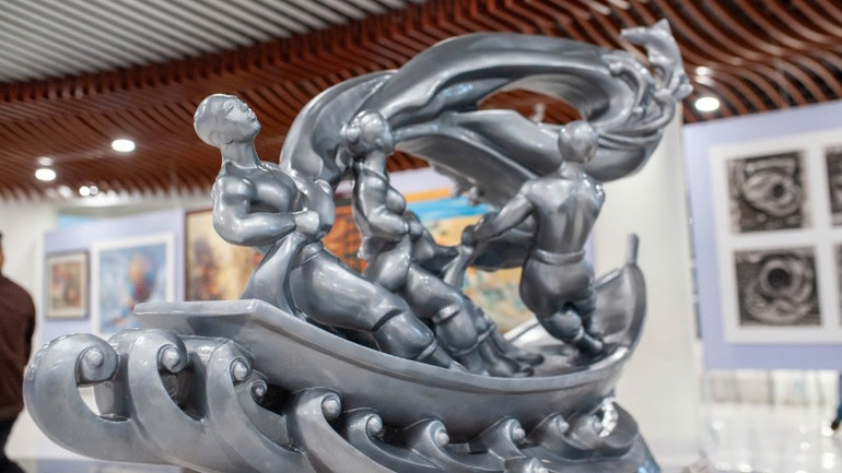 Tác phẩm trưng bày tại triển lãm.