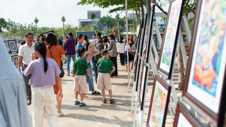 Không gian trưng bày triển lãm. Không gian trưng bày triển lãm.