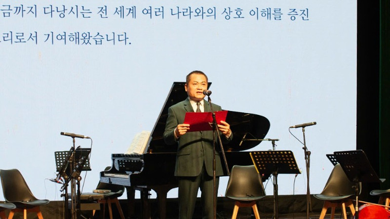 Chủ tịch Liên hiệp Các tổ chức hữu nghị thành phố Đà Nẵng Nguyễn Ngọc Bình phát biểu.