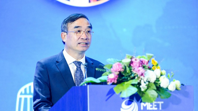 Đồng chí Lê Trung Chinh, Phó Bí thư Thành ủy, Chủ tịch Ủy ban nhân dân thành phố Đà Nẵng phát biểu.