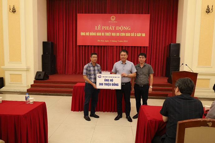 Tổng công ty Lắp máy Việt Nam-CTCP (doanh nghiệp thuộc Bộ Xây dựng) ủng hộ 300 triệu đồng cho đồng bào chịu ảnh hưởng của cơn bão số 3.
