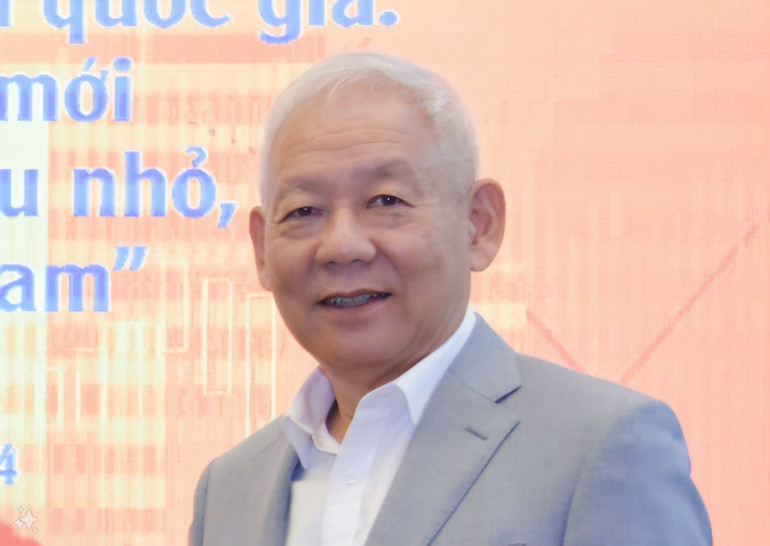 TS Trần Văn, Viện trưởng IDS phát biểu đề dẫn kết quả nghiên cứu của IDS. (Ảnh: THẾ ĐẠI) TS Trần Văn, Viện trưởng IDS phát biểu đề dẫn kết quả nghiên cứu của IDS. (Ảnh: THẾ ĐẠI)