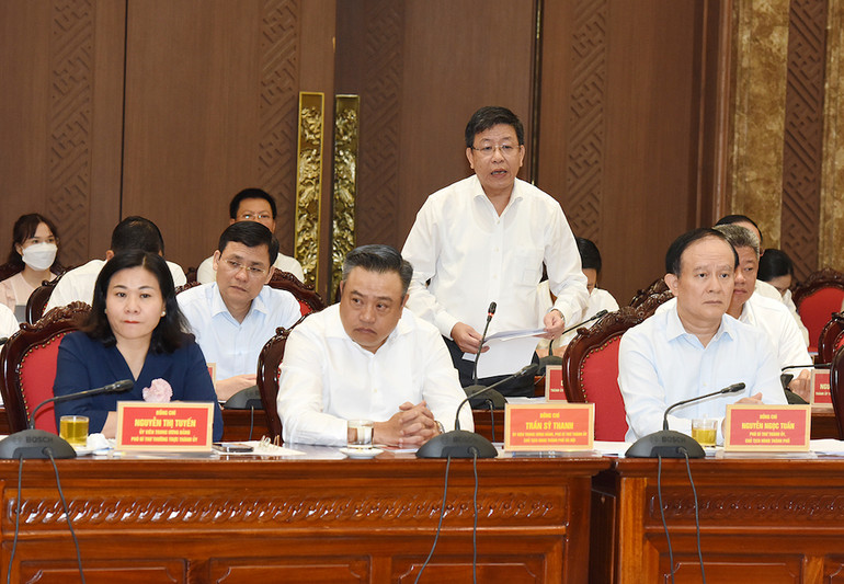 Phó Chủ tịch UBND thành phố Hà Nội Dương Đức Tuấn phát biểu.