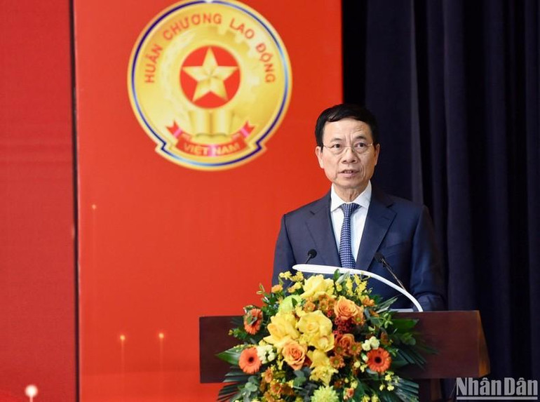 Bộ trưởng Thông tin và Truyền thông Nguyễn Mạnh Hùng phát biểu tại hội nghị.
