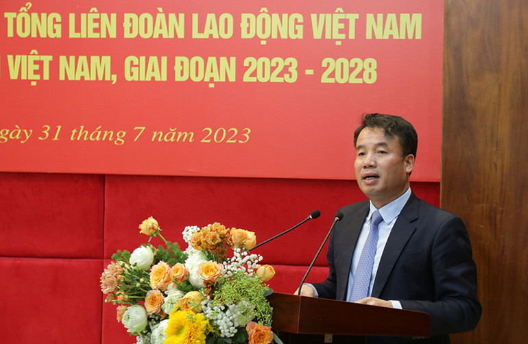 Tổng Giám đốc Bảo hiểm xã hội Việt Nam Nguyễn Thế Mạnh phát biểu tại lễ ký kết. (Ảnh: Tâm Trung)