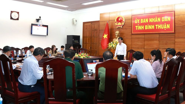 Nhiều lãnh đạo sở, ngành họp.