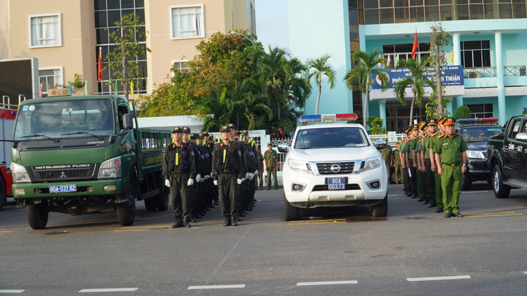 Các đơn vị đồng loạt ra quân.