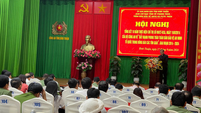 Quang cảnh hội nghị.