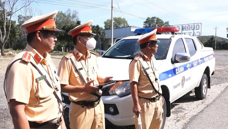 Dữ liệu được truyền đến máy tính bảng của các tổ công tác.