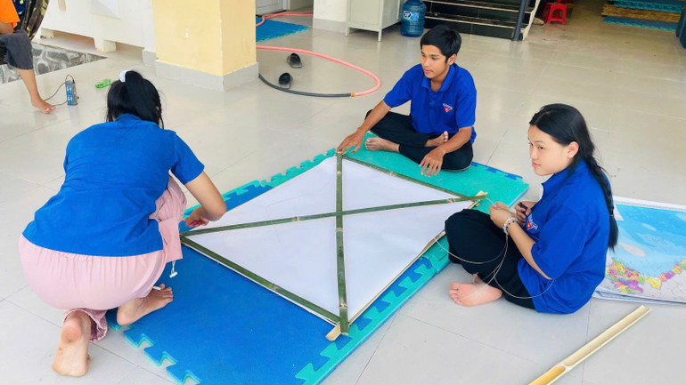 Tham gia các hoạt động tại các trường có hoàn cảnh khó khăn