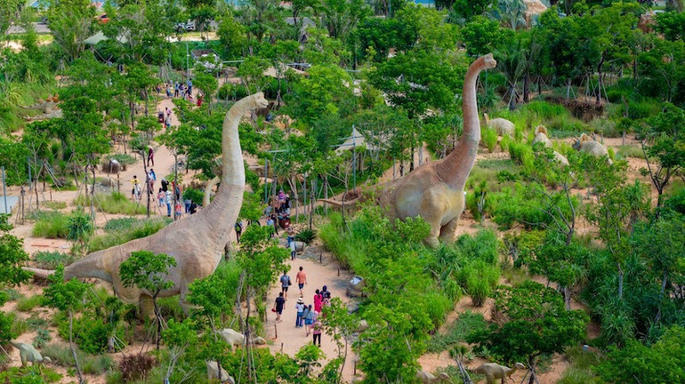 Công viên khủng long thu hút du khách
