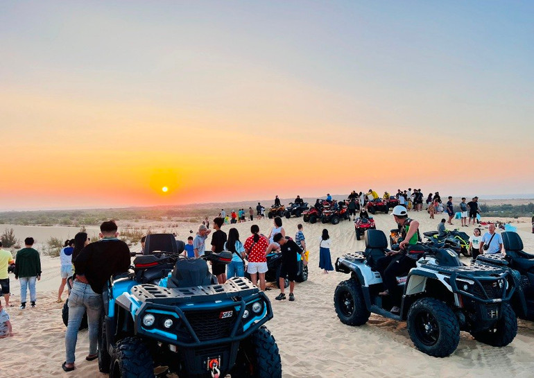 Hơn 6.000 lượt khách đến khu du lịch sinh thái Bàu Trắng