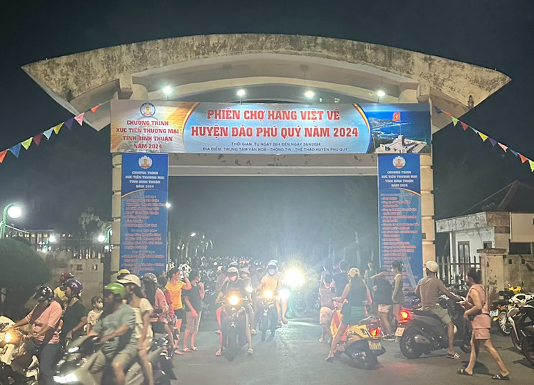 Phiên chợ Hàng Việt được tổ chức huyện đảo Phú Quý vào tháng 4 Phiên chợ Hàng Việt được tổ chức huyện đảo Phú Quý vào tháng 4