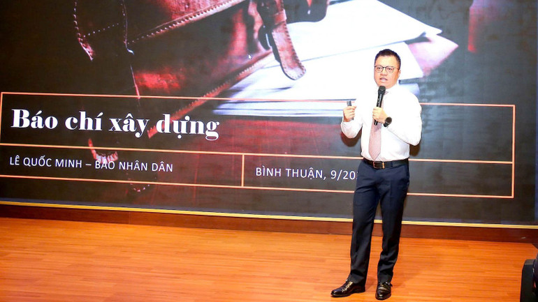 Tổng Biên tập Báo Nhân Dân Lê Quốc Minh chia sẻ xu hướng báo chí giải pháp.