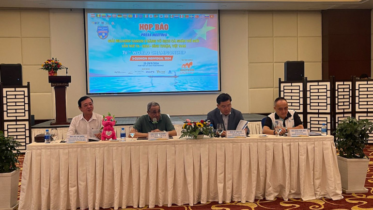 Ban tổ chức trả lời họp báo